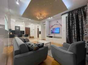 Happy Apartments